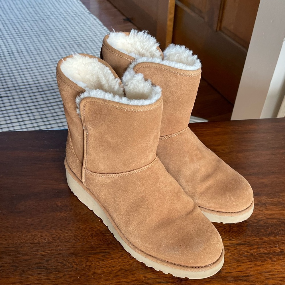 UGG Kristin boots size 8